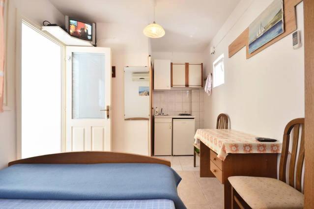 Apartment Center *