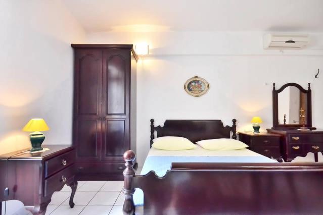 Center Apartment *