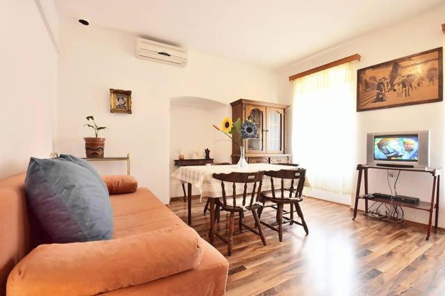 Apartment Center