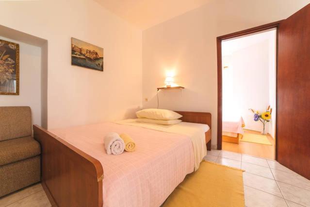Apartment Center Omis