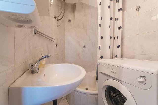 Center Apartment *
