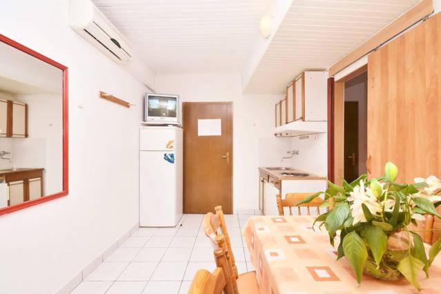 Center Apartment *